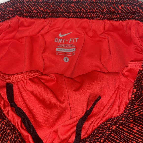 Nike dri fit shorts - Picture 2 of 2